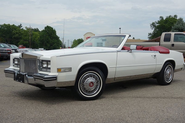 1984 Cadillac Eldorado Biarritz - 6,400 milhas