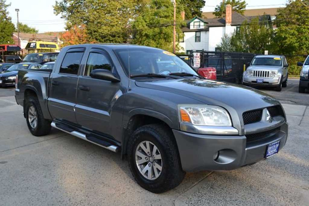 New Dodge Midsize Truck >> 7 Good Used Midsize Pickups Under 5 000 For 2019 Autotrader New Dodge Midsize Truck >> 7 Good Used Midsize Pickups Under 5 000 For 2019 Autotrader