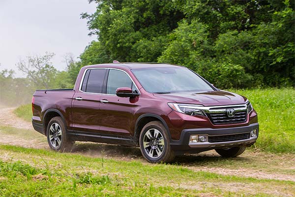 IIHS Top Safety Pick-Rated Midsize Pickups for 2020 featured image large thumb2